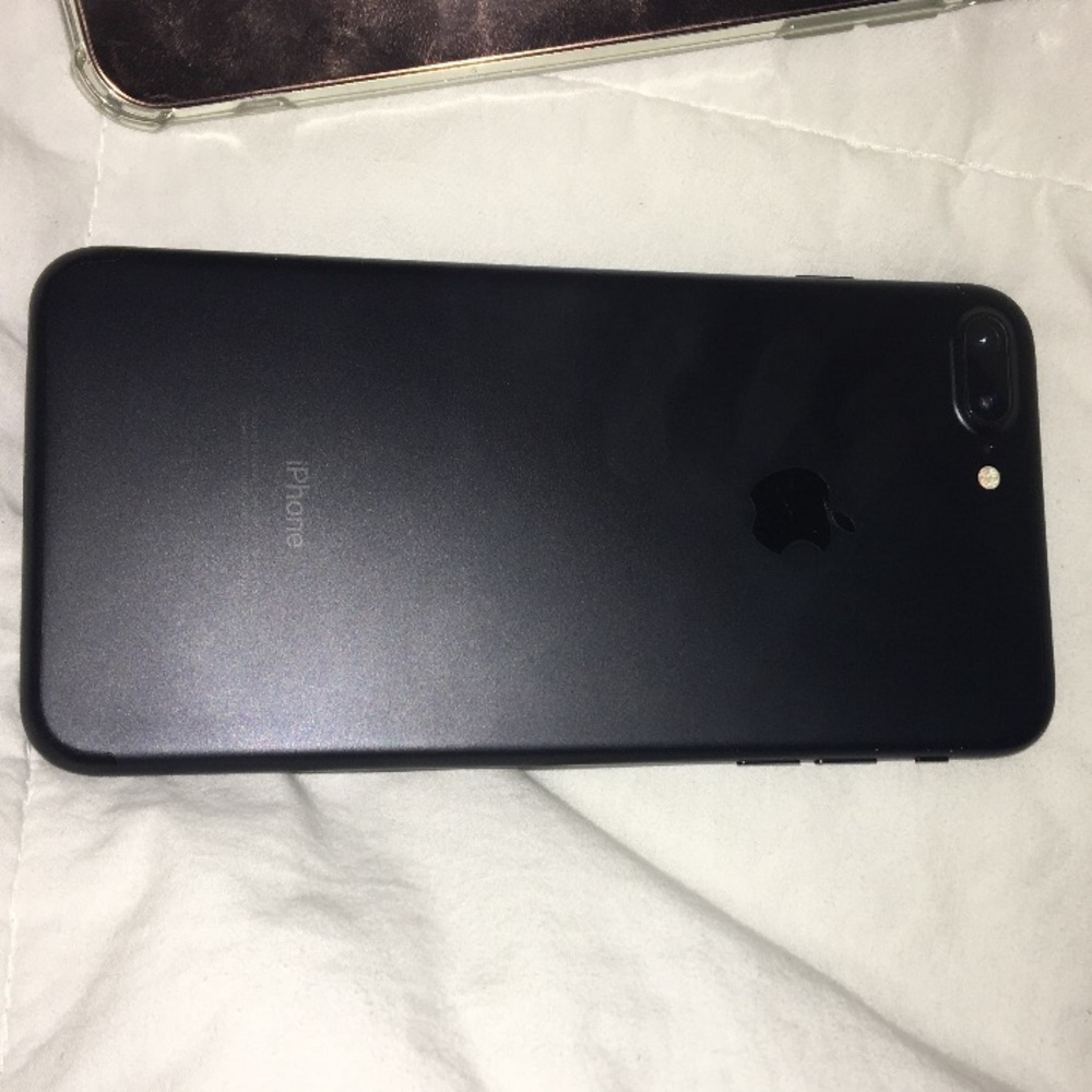 Iphone 7+ - Picture 3 of 4